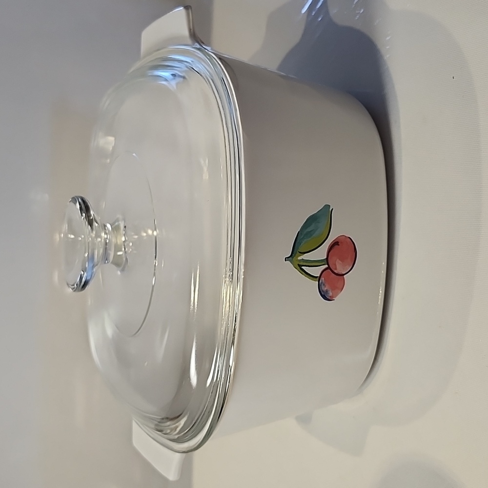 Vintage corningware A-5-B 5L apple pattern made in USA  Casserole dish